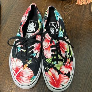 VANS HAWAIIAN PRINT SNEAKERS